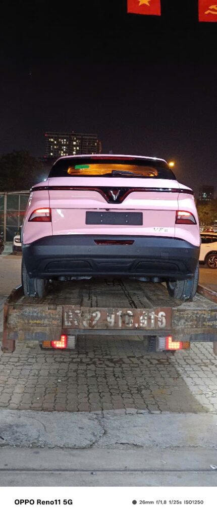 Cứu hộ hết xăng