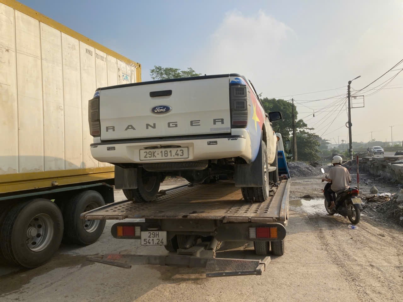 Liên hệ khi đèn cảnh báo EPB liên tục sáng