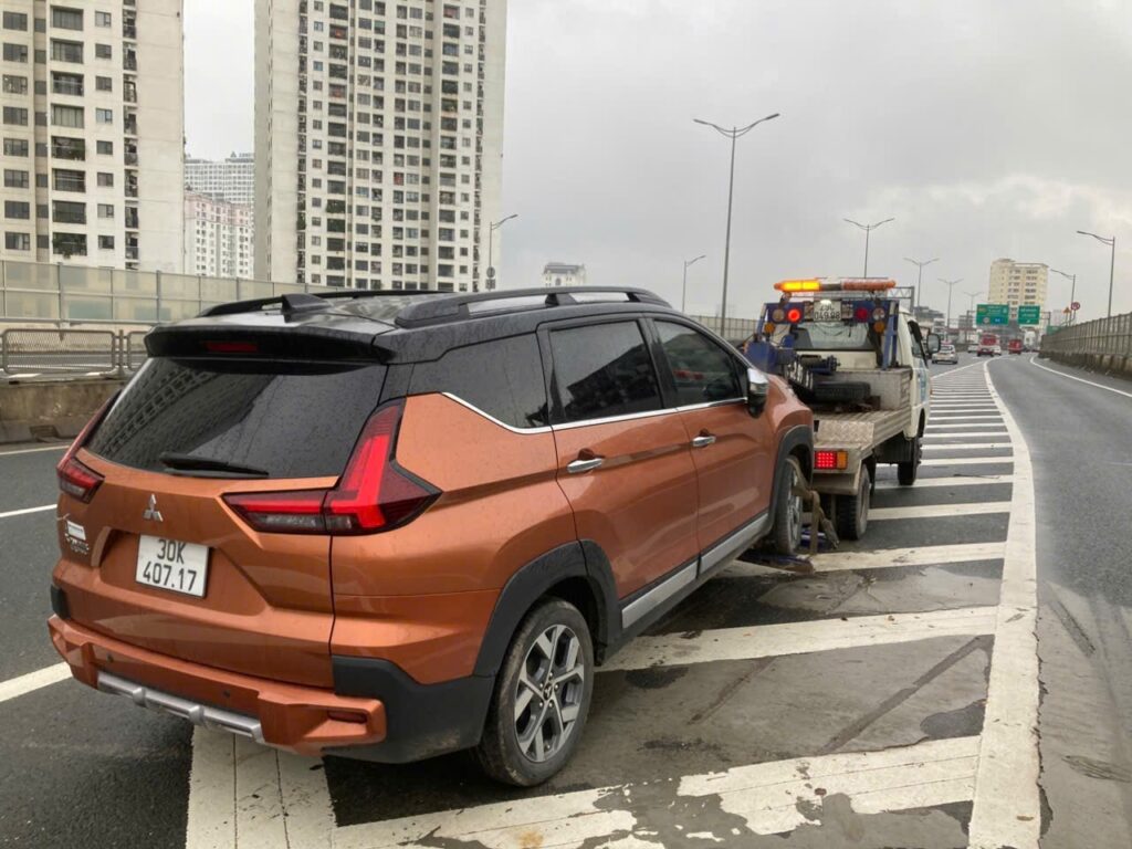 Cứu hộ sự cố khóa xe bên trong