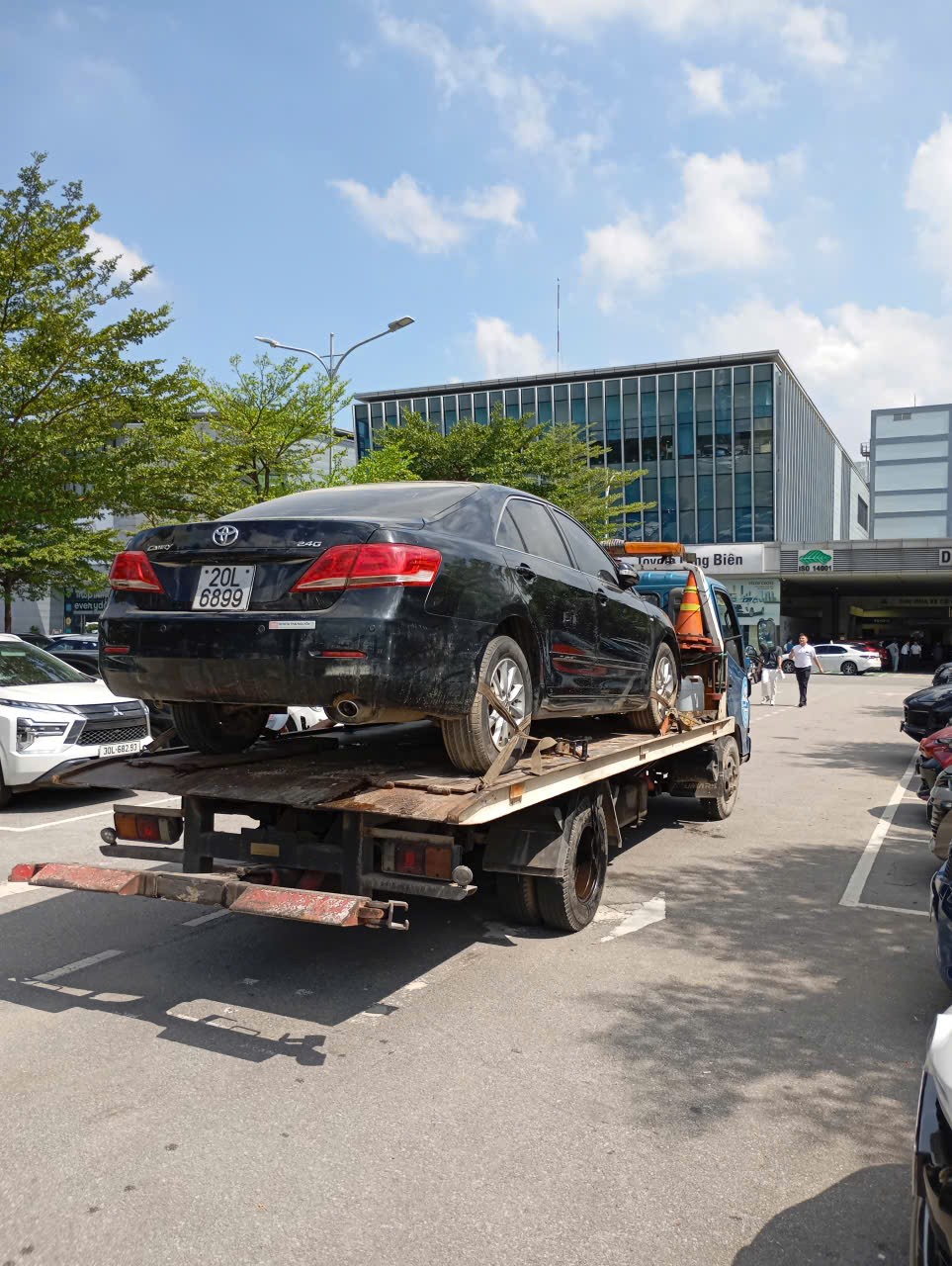 Hướng dẫn xử lý bước đầu khi xe bị khóa bánh