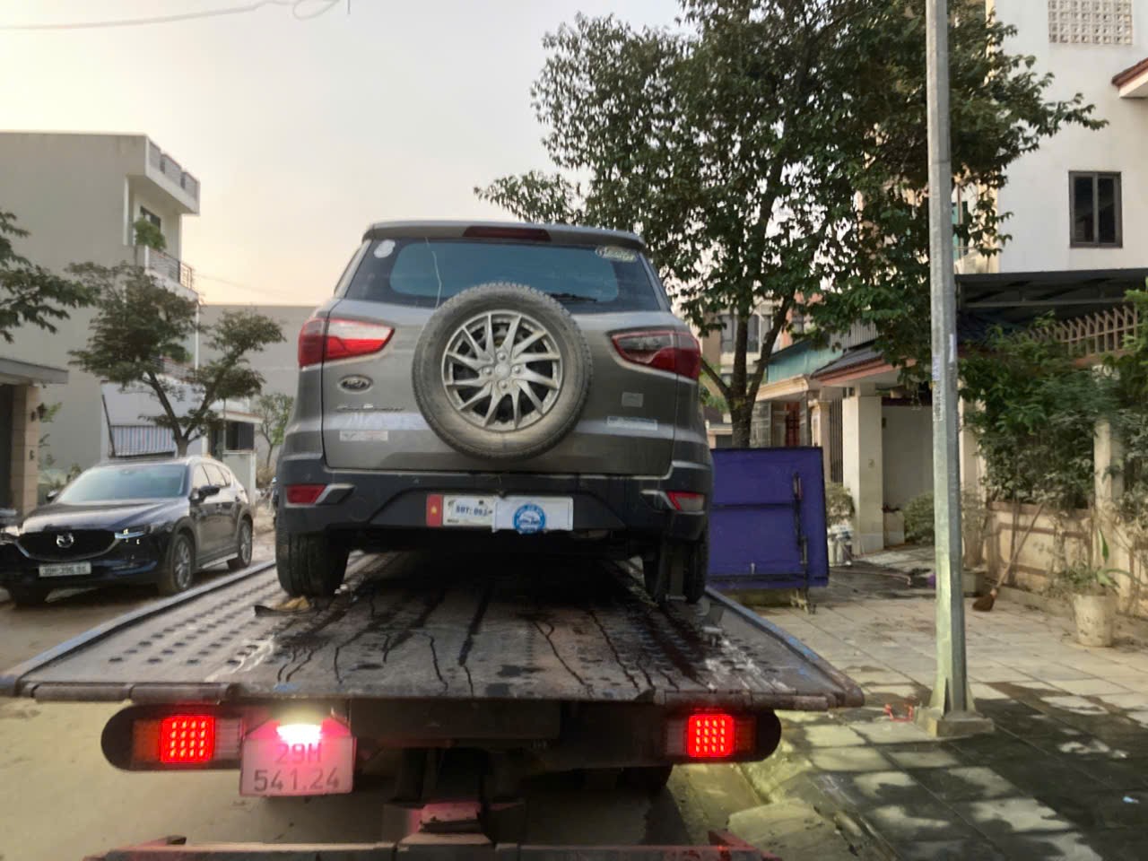 Giới thiệu dịch vụ cứu hộ xe điện hết pin