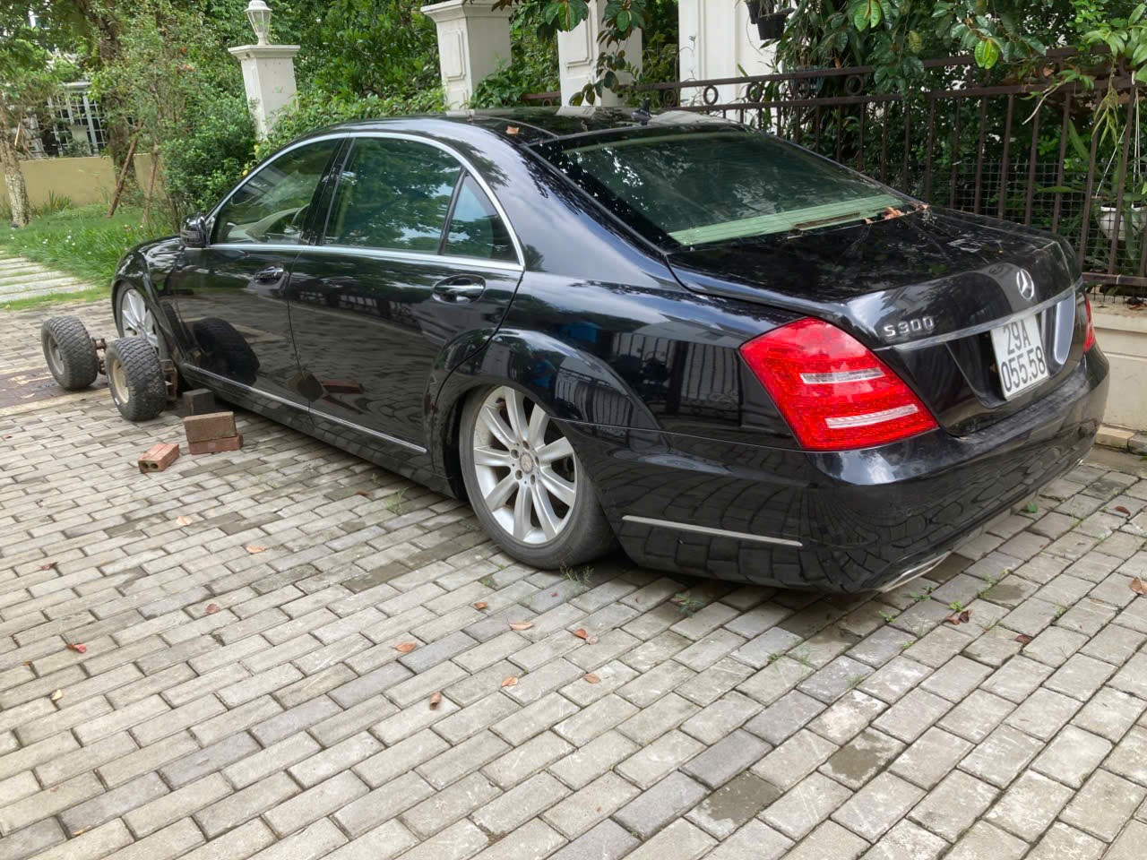 Ưu điểm của việc sử dụng dịch vụ cứu hộ xe ô tô hết ắc quy