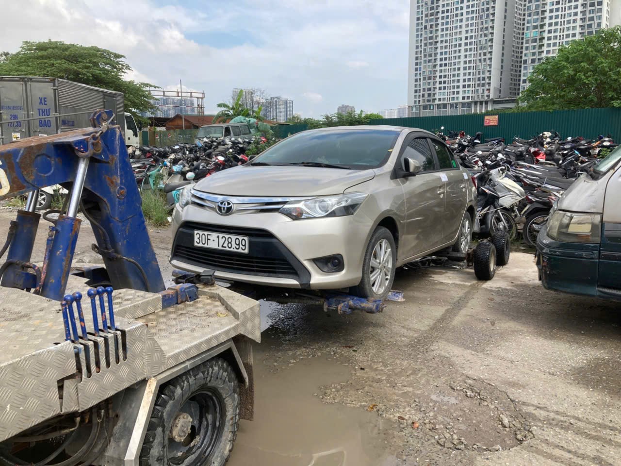 Cứu hộ xe bị mắc kẹt